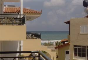 MINOA Beach Apartments Balkone mit Meerblick